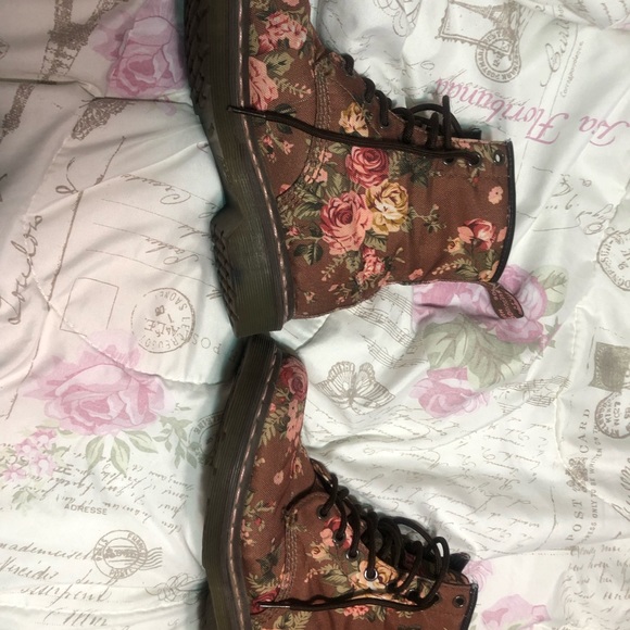 Doc Marten’s - Picture 3 of 7